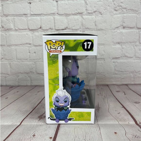 Funko Pop! Trains: Disney - Ursula - Funko Web (FW) (Exclusive) #17 - Picture 4 of 7